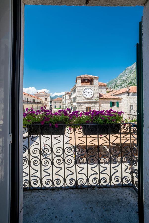 Apartments Hun Kotor Exteriör bild