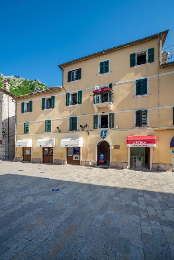Apartments Hun Kotor Exteriör bild